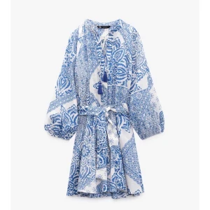 Klänning - Zara klänning köpt sommaren 2023, endast använd en gång. Super fin, men kom inte till användning💕 köpt för 429kr