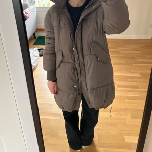 Jacka  - Jacka i nästan ny skick, använd 2 gånger 