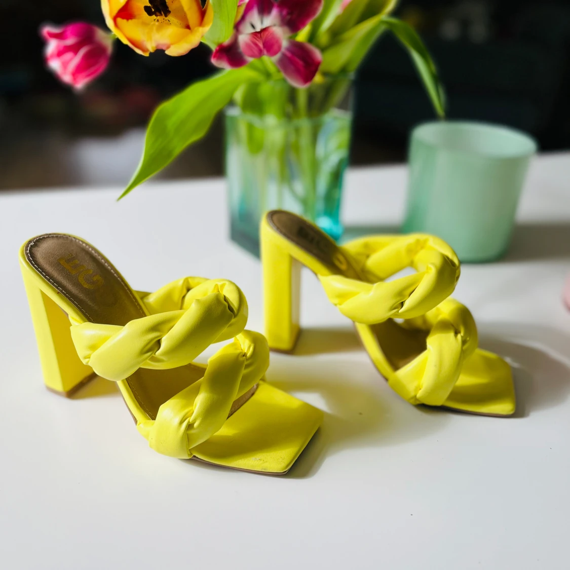 Gula klackskor storlek 37 - 90