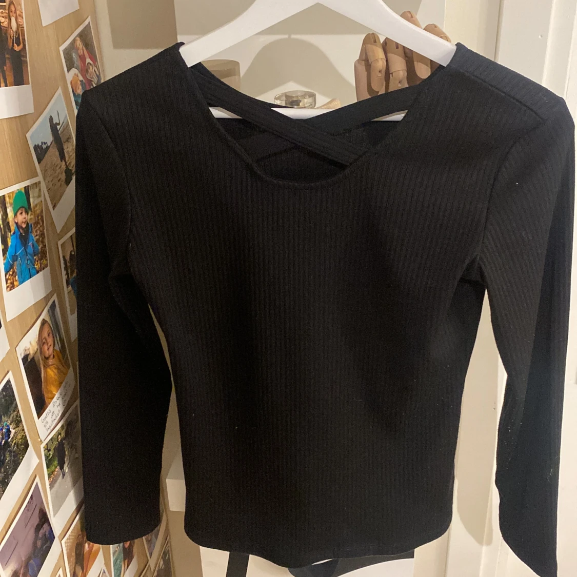 Fin svart ribbad långärmad tröja - 90