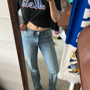 Raka jeans - Raka jeans från zara. Väl använda men i bra skick!! ❤️passar 36/38