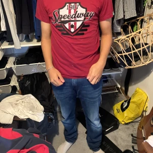 T-shirt  - Skön t-shirt storlek S i ruggigt bra skick.