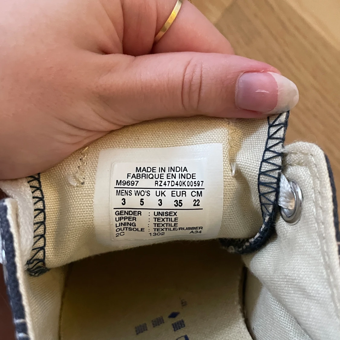 Nya marinblå converse skor - 92