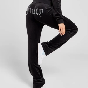 Juicy couture byxor - säljer svarta juicy byxor, strl L. Knappt använda. Säljer pga används ej