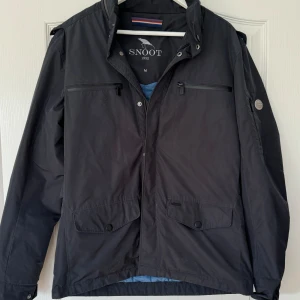 Snoot jacka - Grå Snoot jacka i strl M! I mycket bra skick