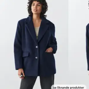 Säljer denna super snygga blazer jacket från Gina tricot. Aldrig använd, alla lappar kvar.  Nypris: 799kr