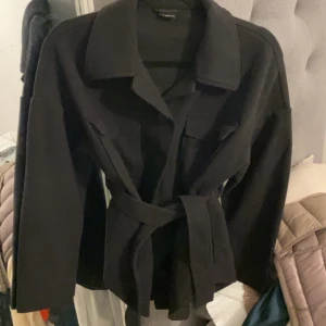 Kappa från Gina - Kappa från Gina i storlek XXS. Väldigt stor i storleken så skulle säga den passar någon som när S. Använd men i mycket fint skick