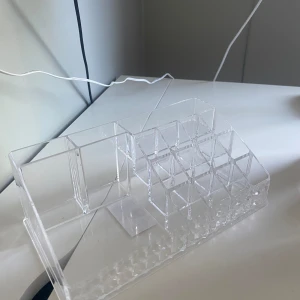 Smink organiserare  - Inga sprickor bara några repor som inte syns💞