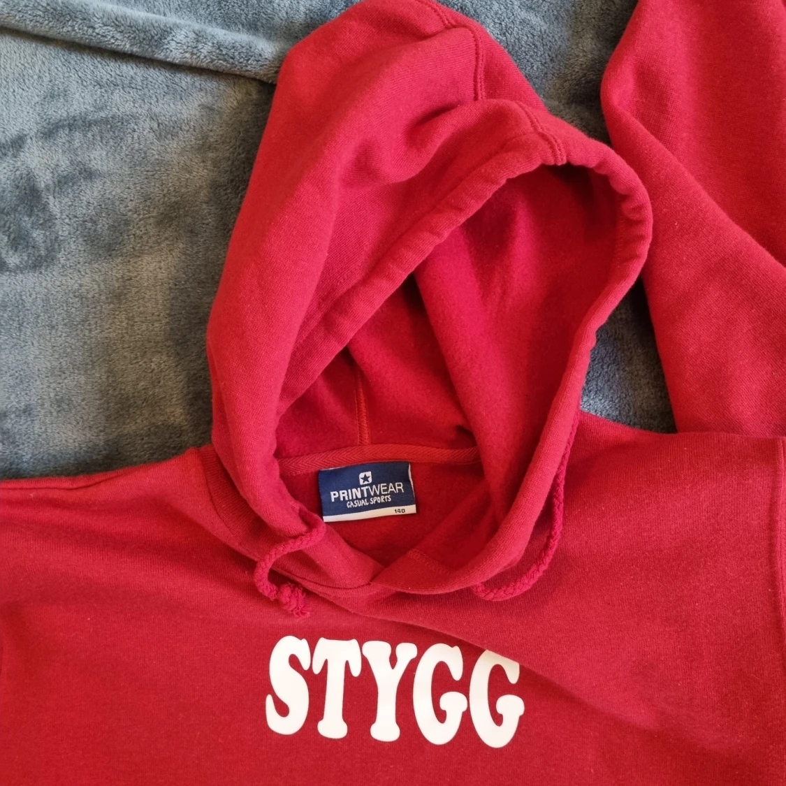 STYGG barn huvtröja storlek 140 cl. tryckt