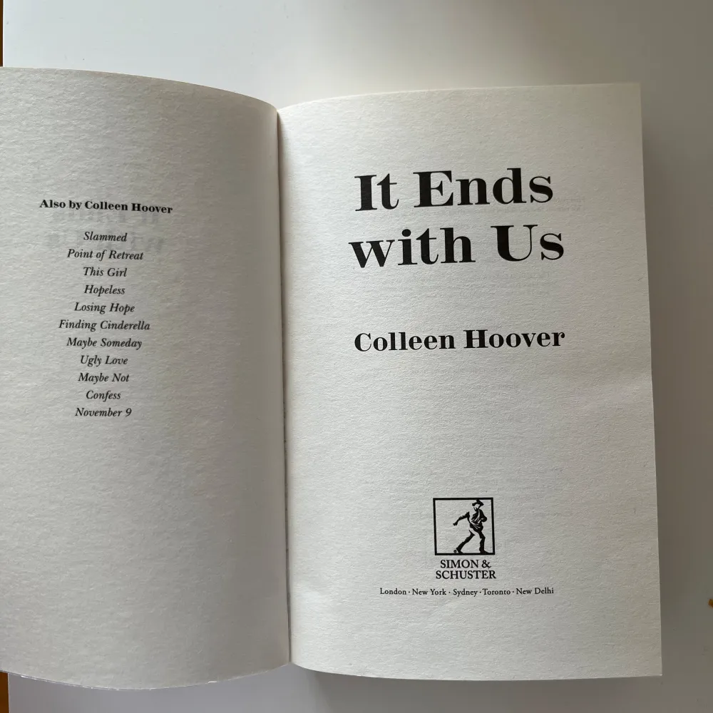 Sälber boken ”It ends with us” med engelsk text. Den är i nyskick (aldrig läst den).. Övrigt.