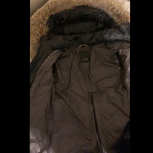 Jacka  - En Jacka från rockandblue/saki med äkta päls, använt fåtal gånger. Jag säljer den då jag har köpt mig en ny jacka. 