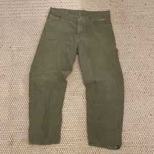 Sweet sktbs byxor grön - Gröna manchester byxor i storlek L baggy Vädligt bra skick  Nypris 700kr 