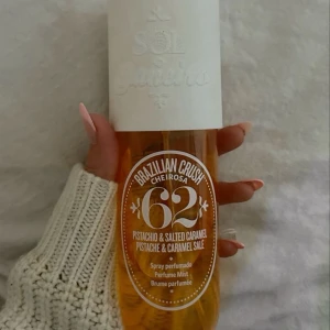 Sol de Janeiro parfym - Säljer min 62:a 240ml (den stora) köpt för 399 säljer för 130 då de är 70% kvar. 