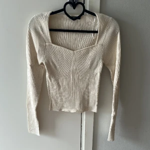 Helt ny vit tröja - Aldrig använd, tröja i strl M