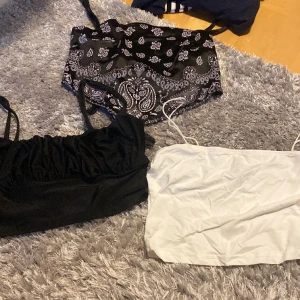 söta toppar - tre söta toppar. 20kr STYCK. Knappt andvända alls. 