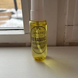 Sol de janeiro - Säljer min sol de janeiro body mist då jag fick den i min adventskalender och inte kommit till användning, oanvänd men öppnad❤️ Nypris: 280kr