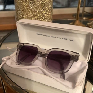 Chimi glasögon - Oanvända Chimi glasögon, perfekt om man missade rean🩶Storlek:04  Färg:Grey  Nypris:1250kr Säljer:700kr Pris kan diskuteras🌟