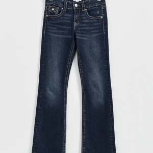 Gina jeans - Säljer dessa superfina lågmidjade jeans från Gina Young, säljer pga av att de är lite korta för mig. De är ändrat använda 1 gång pga detta så de är i nyskick.