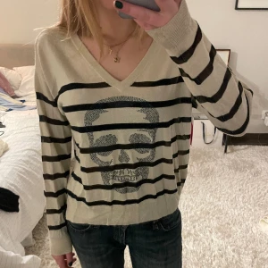 Randig tröja - Superfin tröja från zadig. Använd ett fåtal gånger och i nyskick