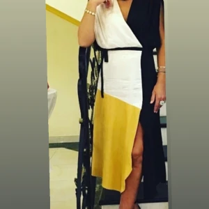 Festklänning - Storlek 38, köpt för 900kr