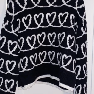 stickad tröja - fint skick