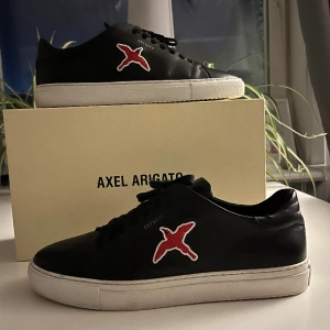 Arigato clean 90 bird - Säljer nu mina nästintill nya arigato dojor i strl 43  Skick 9/10 Nypris 2550 mitt pris 1119 Denna modell av arigatos säljs inte längre Hör av er vid frågor!