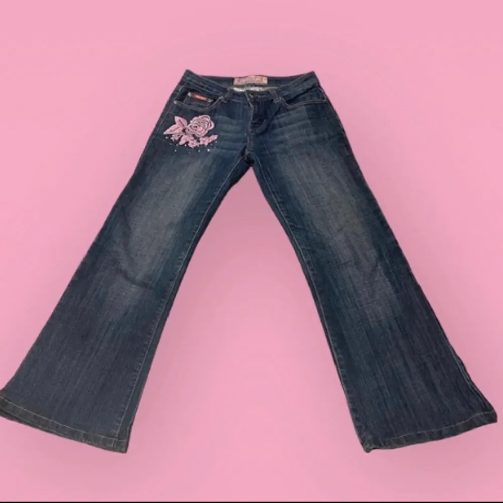 Perfect skick och knappt blivit använd. . Jeans & Byxor.