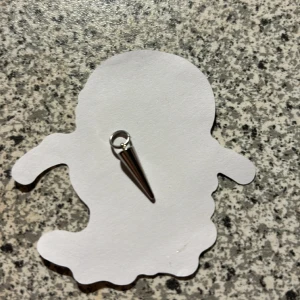 Edblad-smycke!!🤩 - Ett litet litet smycke man kan andvända i armband,halsband, eller örhängen!!.