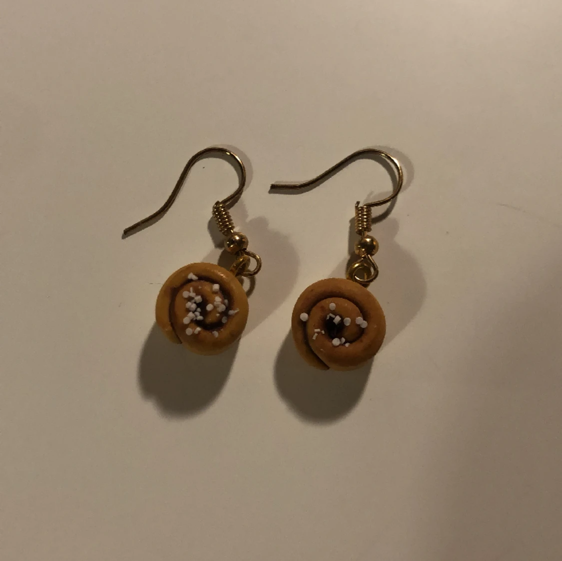 Kanelbulle örhängen 