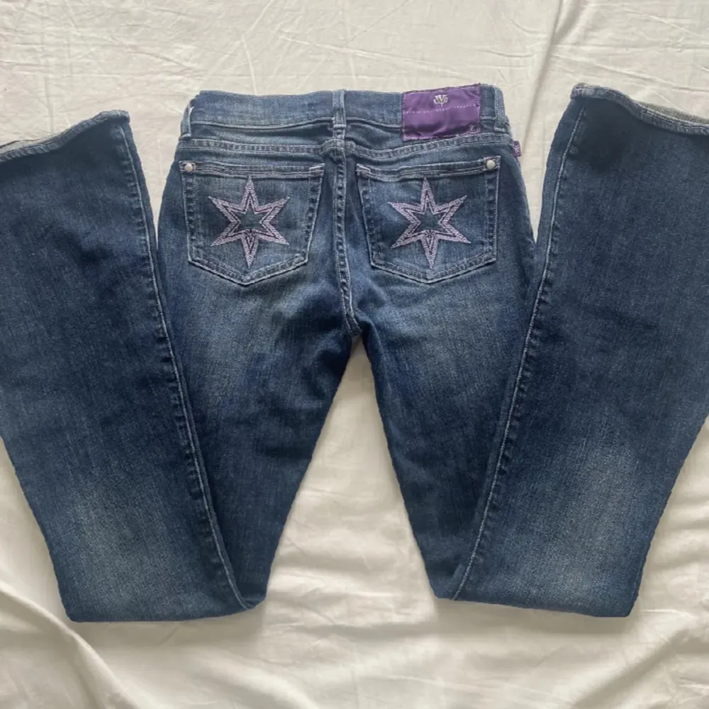 Lågmidjade Victoria Beckham jeans Bootcut 💞 . Jeans & Byxor.