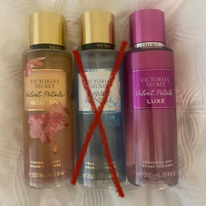 Victoria secret body mist  - Velvet petats deluxe, har knappast använt (pris 145kr) Velvet petats golden, använt lite mer än hälften (pris 70kr) Om man vill köpa båda två kan vi diskutera priset  