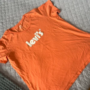 Levis tshirt - Oanvänd 