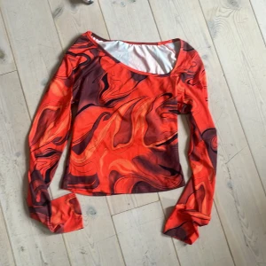 Y2K tröja topp - Skitsnygg   S 