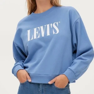 Levi’s tröja - Super fin tröja från levis! Använd max 5 gånger men säljer då jag tyvärr insåg att de inte är min stil längre! 
