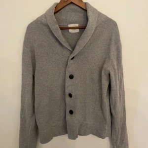 NN07 cardigan  - Medium Bra skick 8/10 Nypris 1400