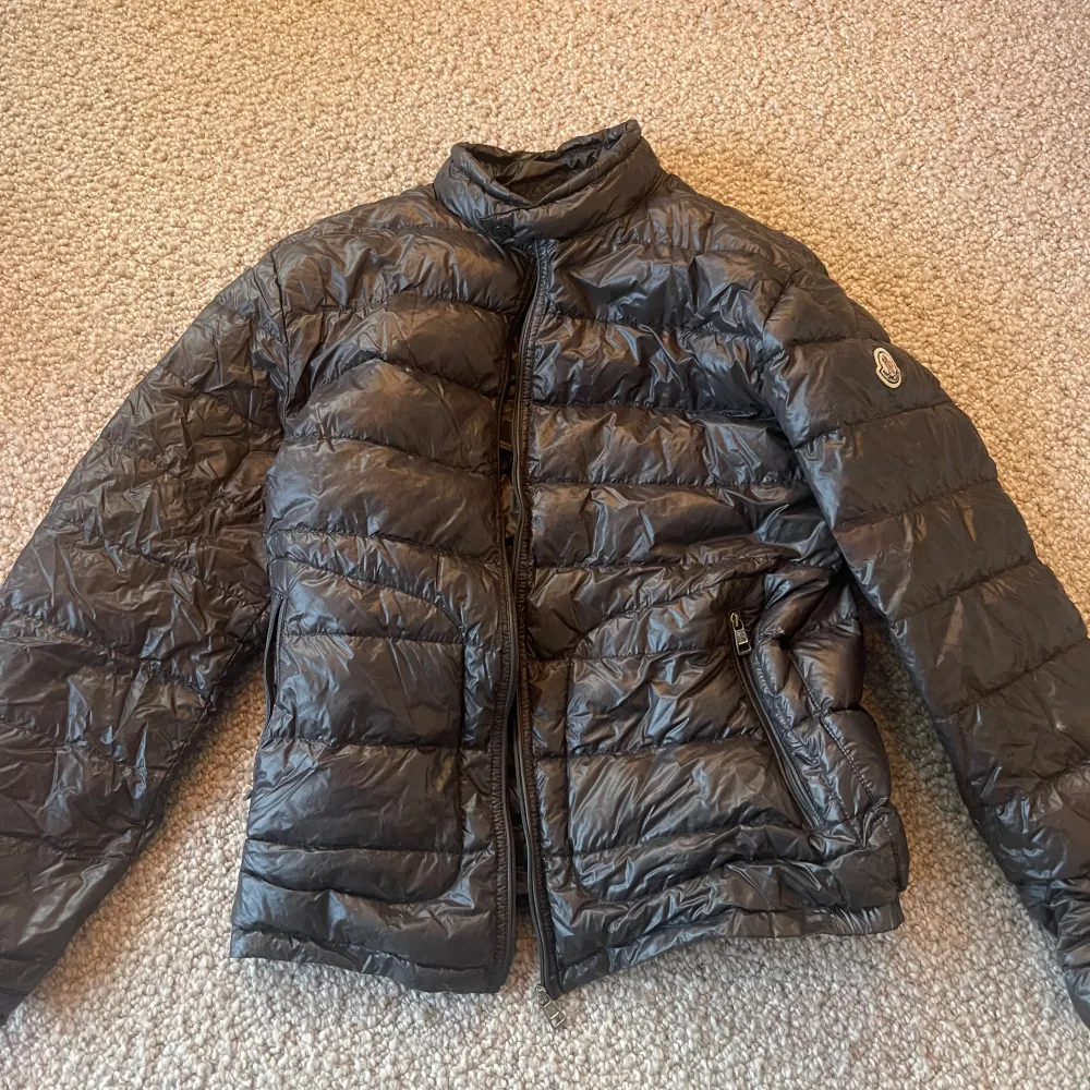 Har ärvt denna från min pappa, det är en gammal modell av en Acorus Down jacket. Pris kan diskuteras vid snabb affär. . Jackor.