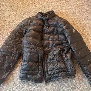 Har ärvt denna från min pappa, det är en gammal modell av en Acorus Down jacket. Pris kan diskuteras vid snabb affär. 