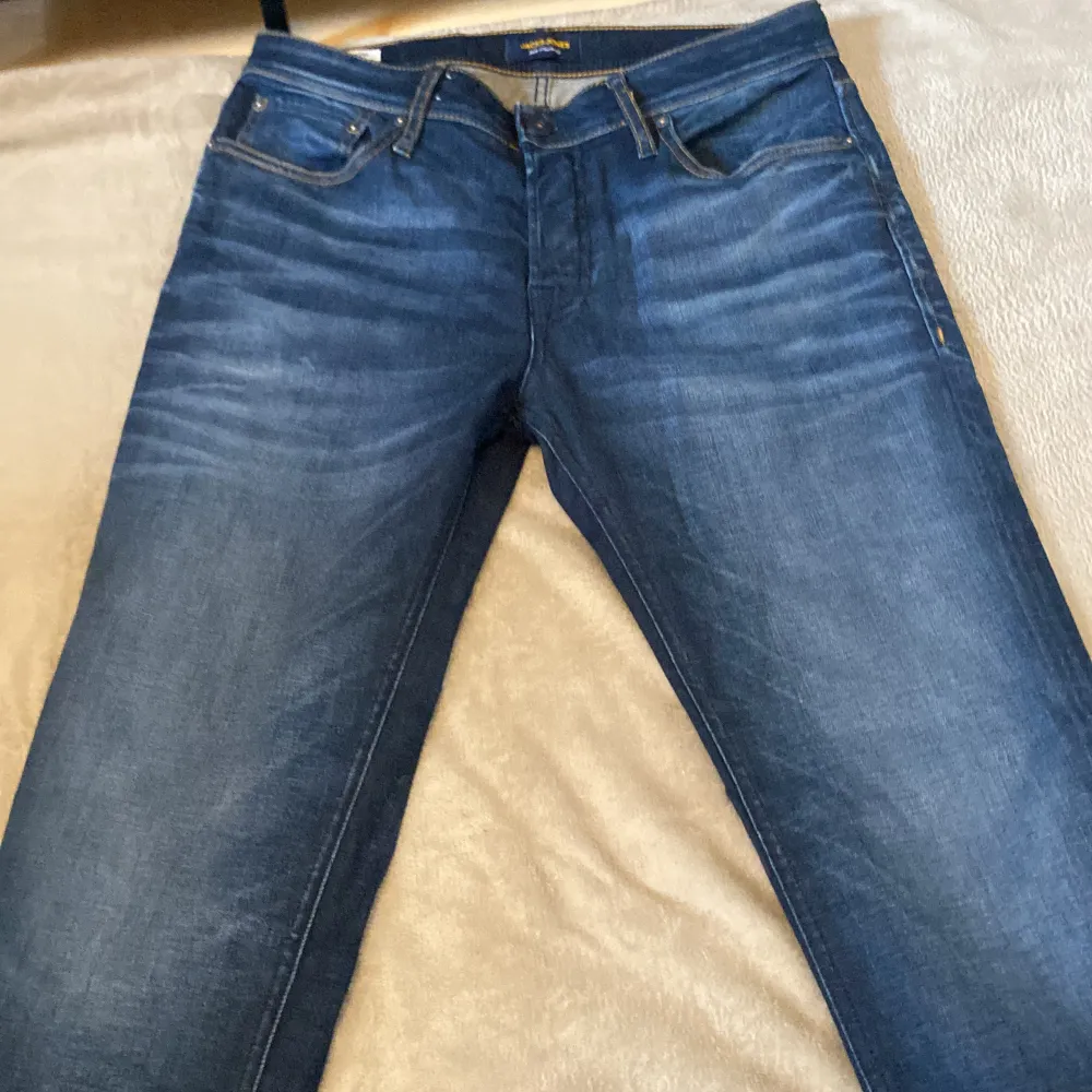 Snygga jeans | Skicket 8/10 | Storleken 31/32 | Hör av er vid frågor!. Jeans & Byxor.