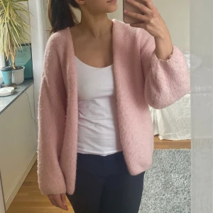 Rosa stickad kofta - NY ANNONS!!