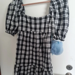 Plaid dress  - Mönstrad klänning i storlek 36. Fin, men passar inte längre. 