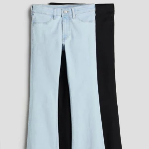 Super snygga ljusblåa jeans ifrån hm, är 169 lång och har stl 34 i byxor & dessa passar mig perfekt. Kontakta för alla mått på byxan💕💕köpta för 200 och säljer för 160 eftersom att dem är helt nya bara andvända 1 gång.  - Säljer dessa jeans ifrån hm i storlek 170/34. Köpta ifrån barnavdelningen men jag har 34 i byxor och passar mig perfekt. Köpte dessa byxorna för någon vecka sedan så är sprillans nya, använda 1 gång säljer pga gillade inte ljusblåa jeans på mig 💕