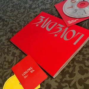 IVE Love Dive album  - I bra skick och kommer med ALLA inclusions!! Dvs posters och photocards m.m💞Skriv i dm vid instresse eller för att se photocardsen🥰