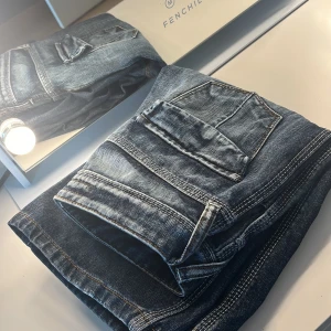 Bootcut jeans - Hej! Jag säljer ett par fina bootcut jeans som jag aldrig använder. Använd 2 gånger. As bra skick, fina fickor, inget saknas. Dem är lågmidjade och jättefina. Dem är från ett märke kallat Reactive!🫶🥂💗