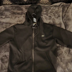 Lacoste ziphoodie - Storlek M passar även S