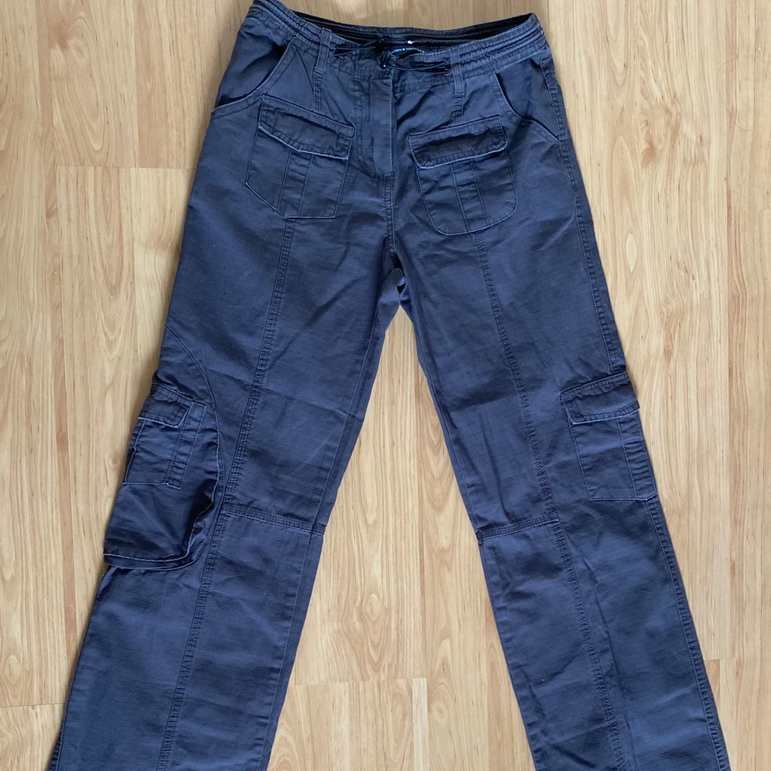 cargo byxor från Brandy Melville - 90