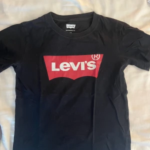 Levis t-shirt - Jag säljer min t shirt som är i väldigt bra skick
