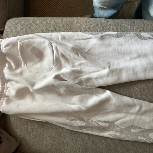 Black squad byxor - Använda en dag säljs pga att jag inte gillar dom längre 