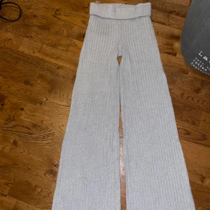 Ribbade Mjukisbyxor  - Nästan aldrig använda, väldigt fina och sköna.