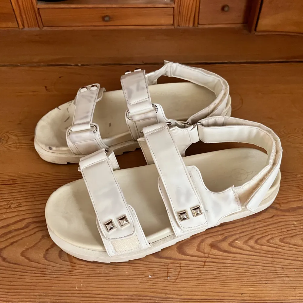 Chunky sandaler clearance