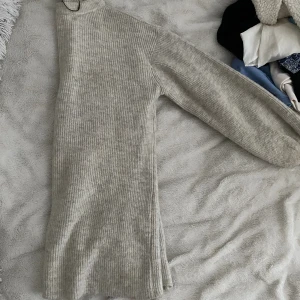 Stickad klänning✨ - Säljer denna otroligt sköna och snygga klänningen. I stl S🌟